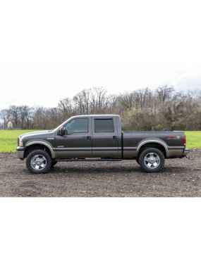 Progi, stopnie boczne czarne Rough Country Oval Nerf Steps Crew Cab