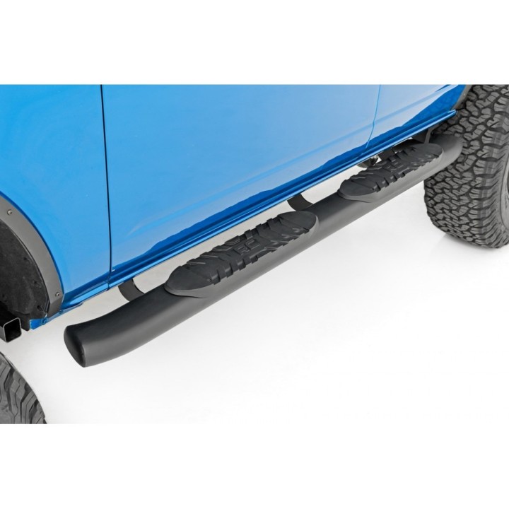 Progi, stopnie boczne czarne Rough Country Oval Nerf Steps - ujęcie 2