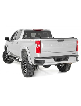 Progi, stopnie boczne czarne Rough Country Oval Nerf Steps Crew Cab