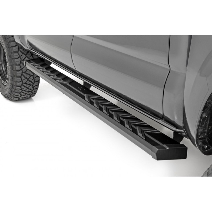 Progi, stopnie boczne Rough Country BA2