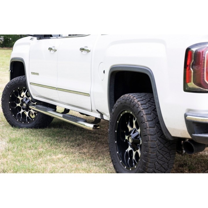 Progi, stopnie boczne srebrne Rough Country Oval Nerf Steps Crew Cab - ujęcie 5