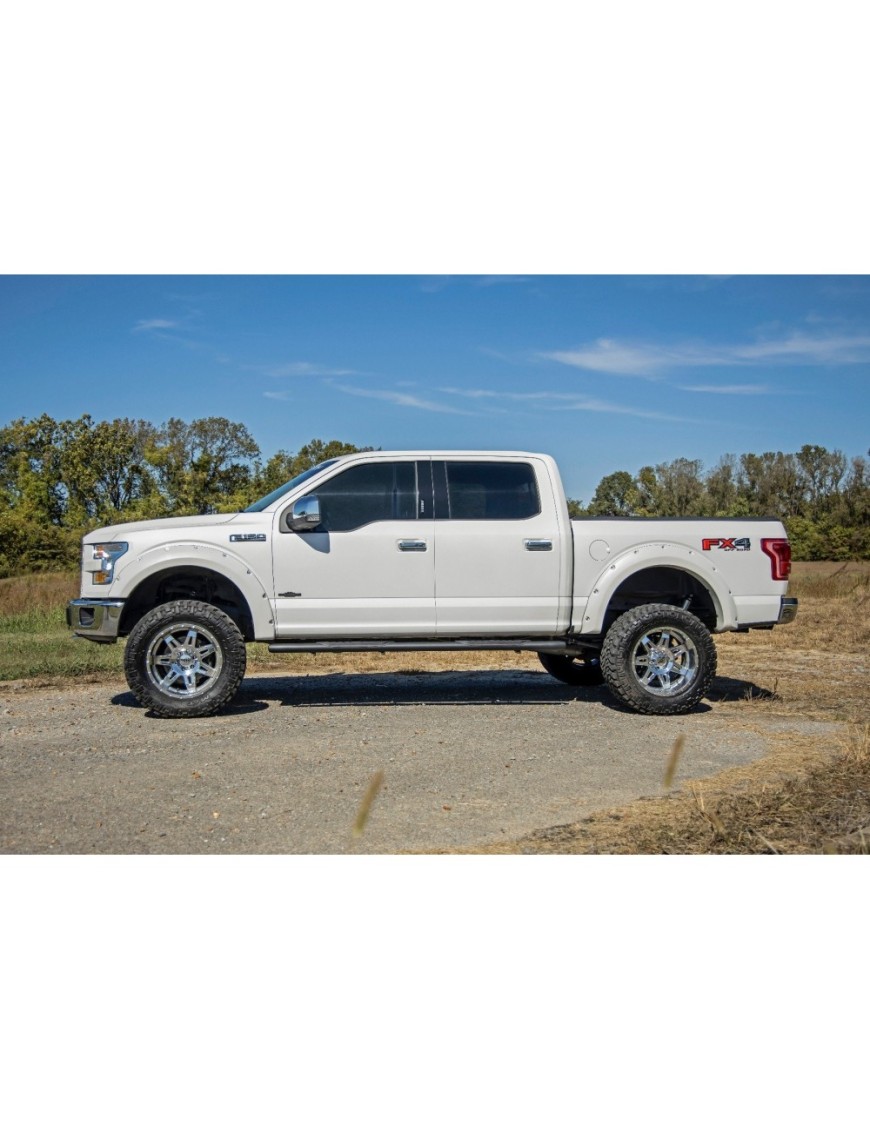 Progi, stopnie boczne czarne Rough Country Oval Nerf Steps Crew Cab