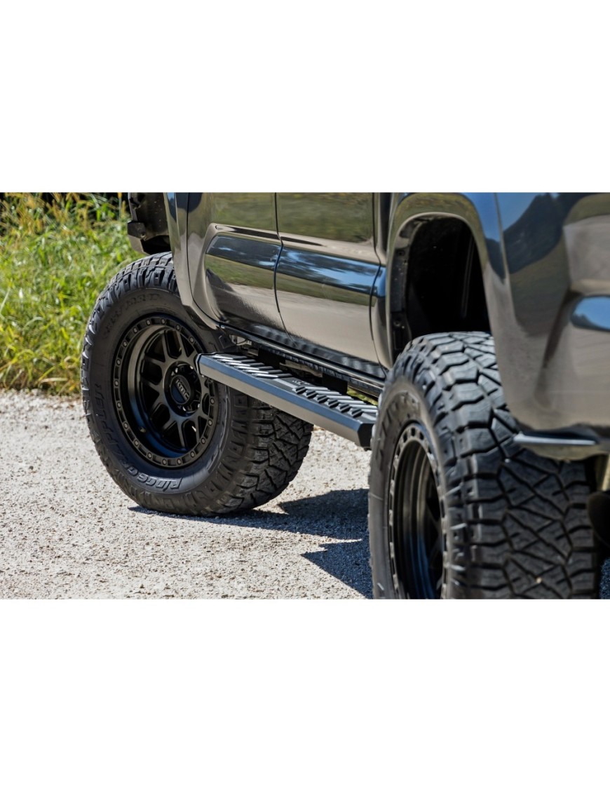 Progi, stopnie boczne Rough Country BA2