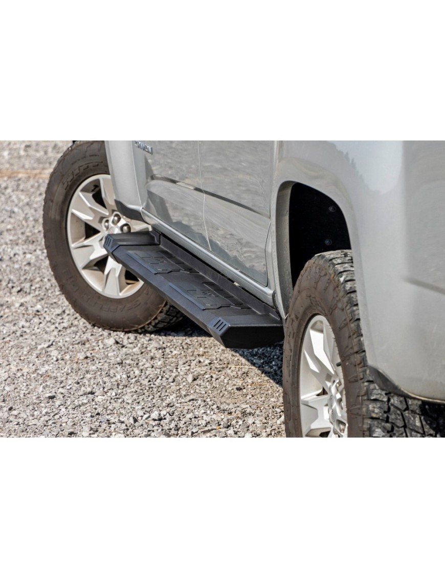 Progi, stopnie boczne aluminiowe Rough Country HD2 Crew Cab