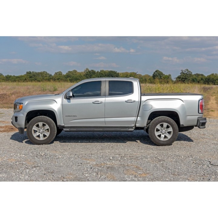Progi, stopnie boczne aluminiowe Rough Country HD2 Crew Cab - ujęcie 5