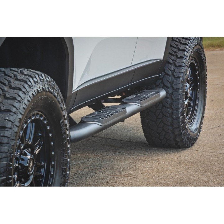 Progi, stopnie boczne czarne Rough Country Oval Nerf Steps - ujęcie 4