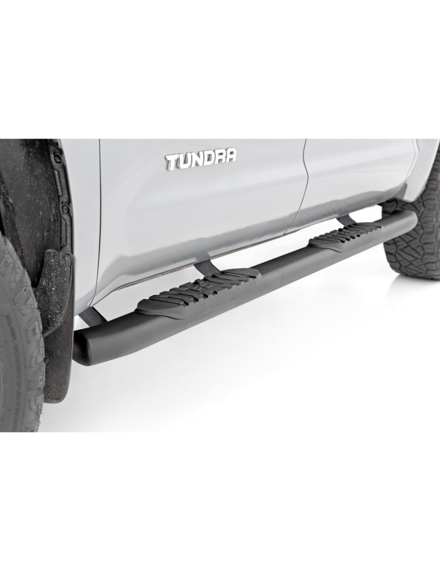 Progi, stopnie boczne czarne Rough Country Oval Nerf Steps Crew Cab
