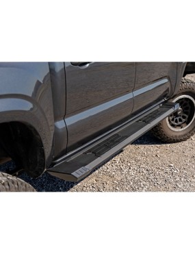 Progi, stopnie boczne aluminiowe Rough Country HD2 Double Cab