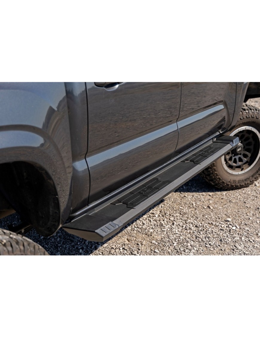 Progi, stopnie boczne aluminiowe Rough Country HD2 Double Cab
