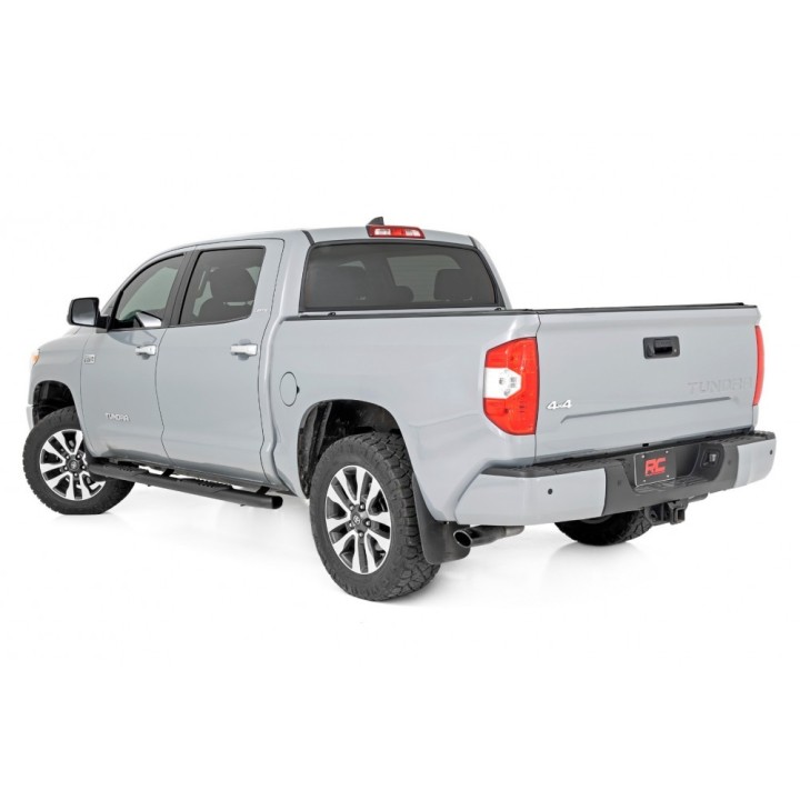 Progi, stopnie boczne czarne Rough Country Oval Nerf Steps Crew Cab - ujęcie 4
