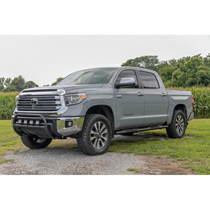 Progi, stopnie boczne czarne Rough Country Oval Nerf Steps Crew Cab - ujęcie 6