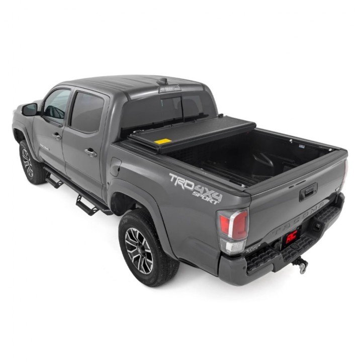 Twarda pokrywa paki tri-fold Rough Country niski profil 5' - ujęcie 5