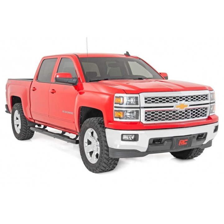 Progi, stopnie boczne czarne Rough Country Oval Nerf Steps Crew Cab - ujęcie 2