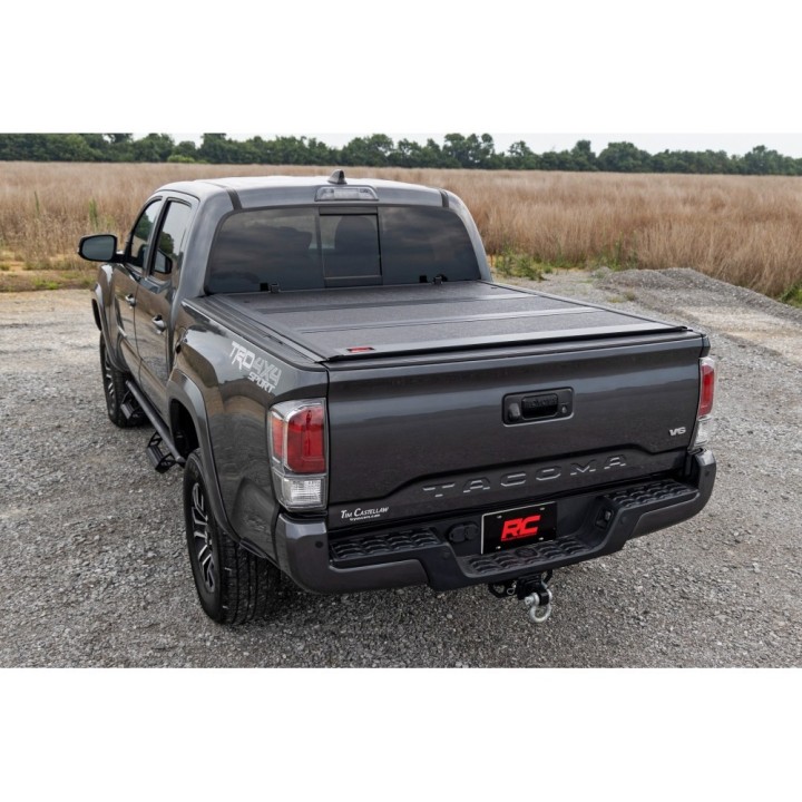 Twarda pokrywa paki tri-fold Rough Country niski profil 5' - ujęcie 6