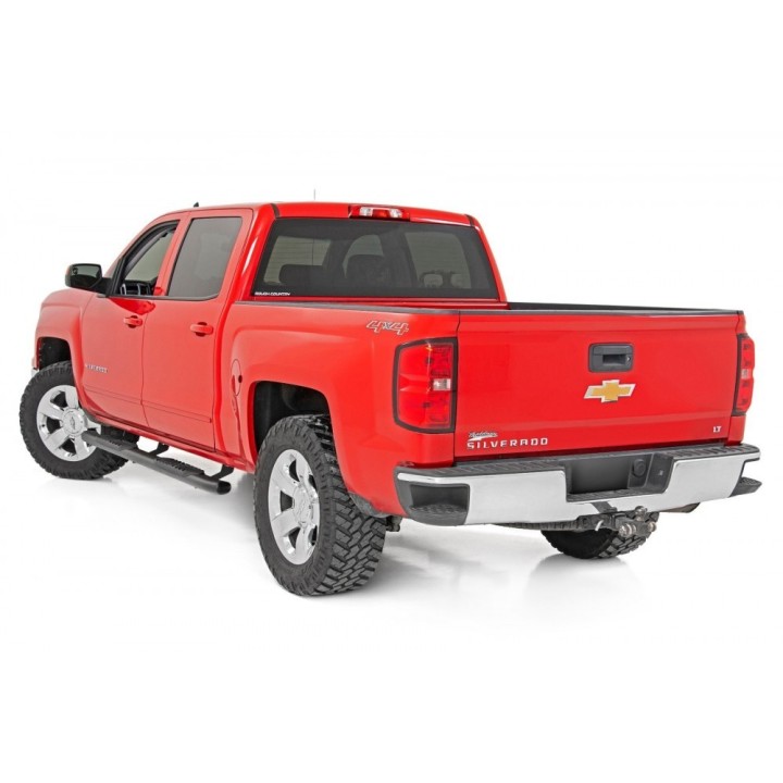 Progi, stopnie boczne czarne Rough Country Oval Nerf Steps Crew Cab - ujęcie 3