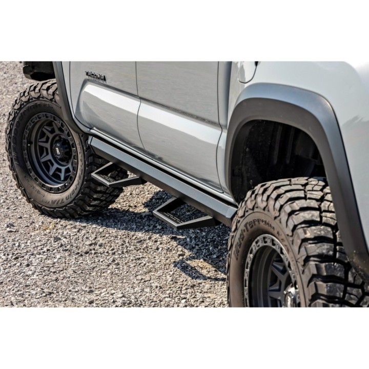 Progi, stopnie boczne regulowane aluminiowe Rough Country SRL2 Double Cab - ujęcie 6