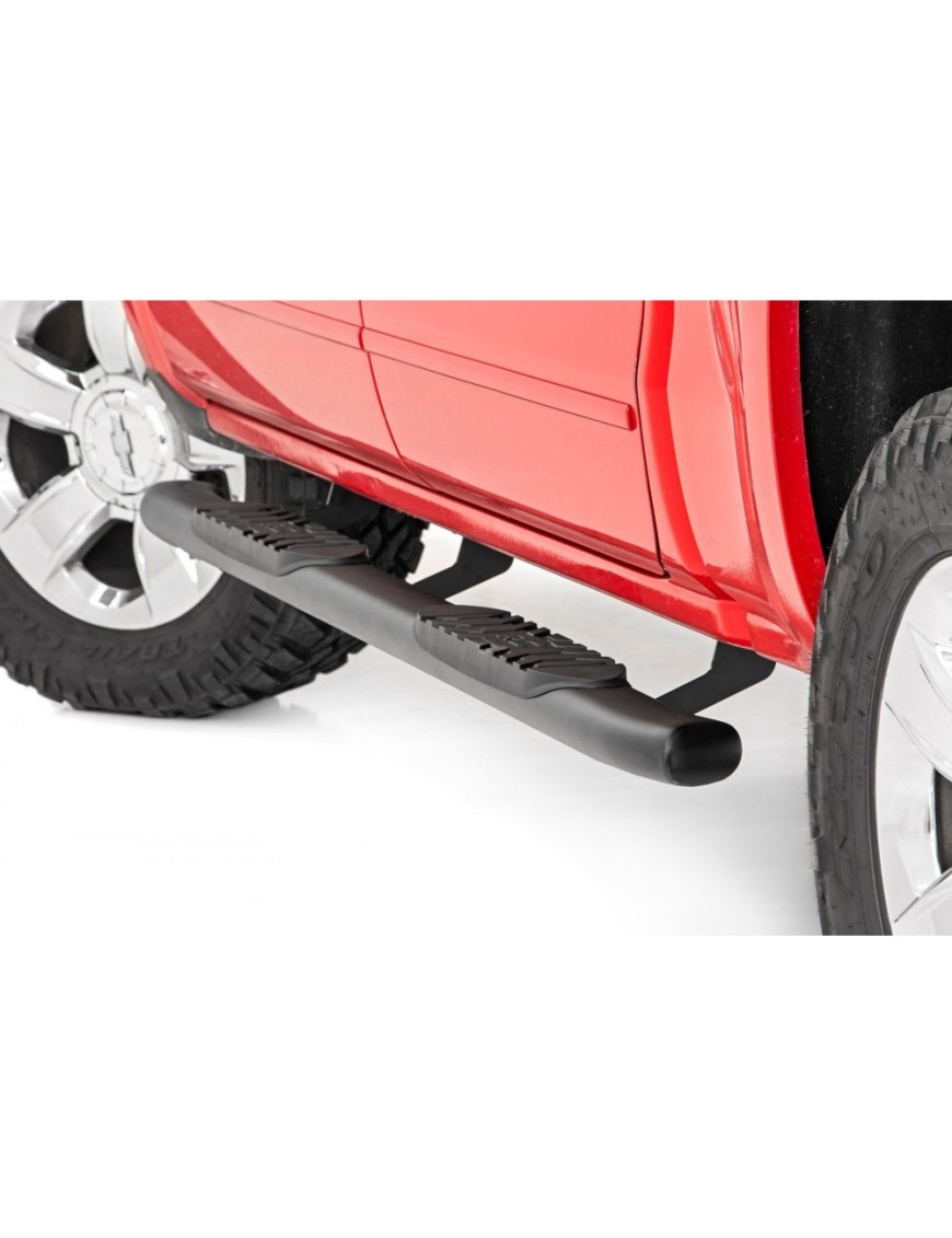 Progi, stopnie boczne czarne Rough Country Oval Nerf Steps Crew Cab