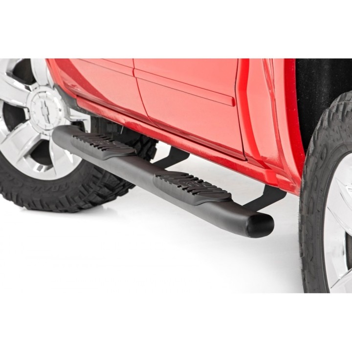 Progi, stopnie boczne czarne Rough Country Oval Nerf Steps Crew Cab - ujęcie 5