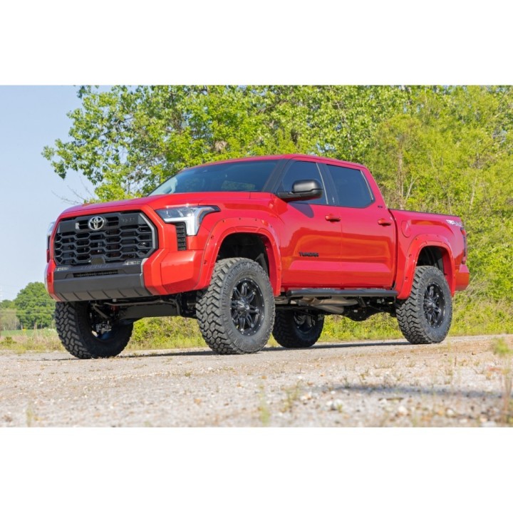 Progi, stopnie boczne czarne Rough Country Oval Nerf Steps Crew Cab - ujęcie 6