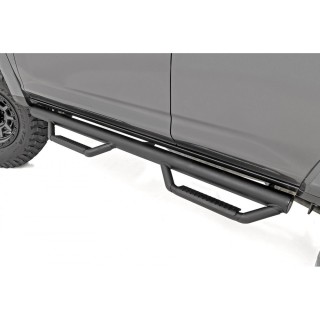 Progi, stopnie boczne czarne Rough Country Nerf Steps