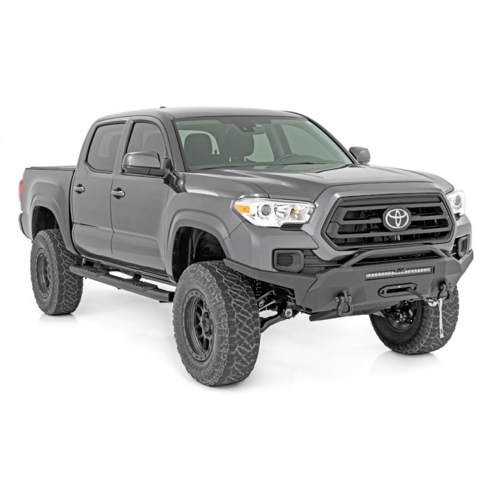 Progi, stopnie boczne czarne Rough Country Oval Nerf Steps Double Cab - ujęcie 2