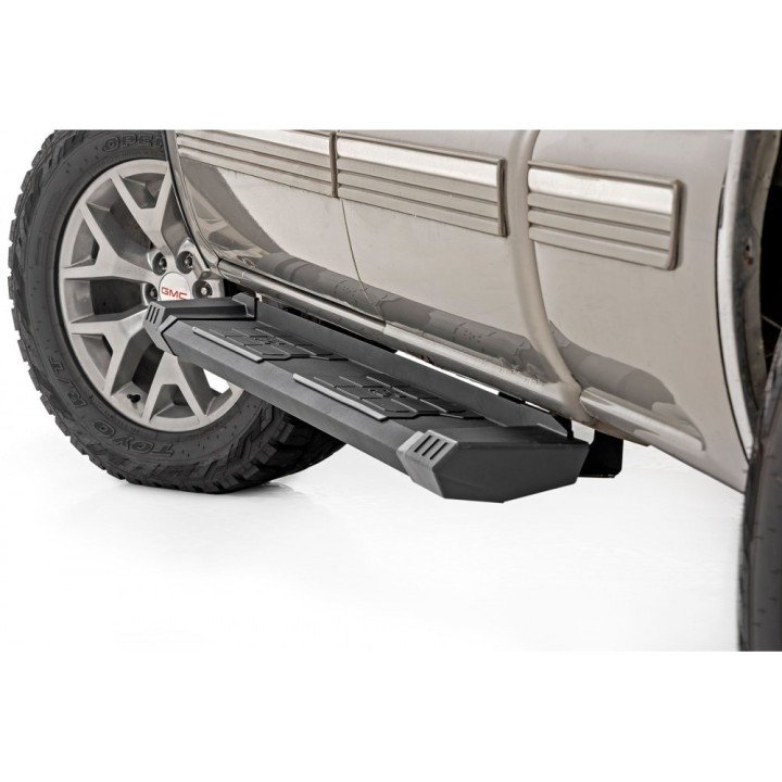 Progi, stopnie boczne aluminiowe Rough Country HD2 Extended Cab - ujęcie 2