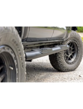 Progi, stopnie boczne czarne Rough Country Oval Nerf Steps Double Cab