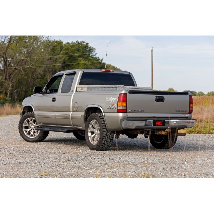 Progi, stopnie boczne aluminiowe Rough Country HD2 Extended Cab - ujęcie 5