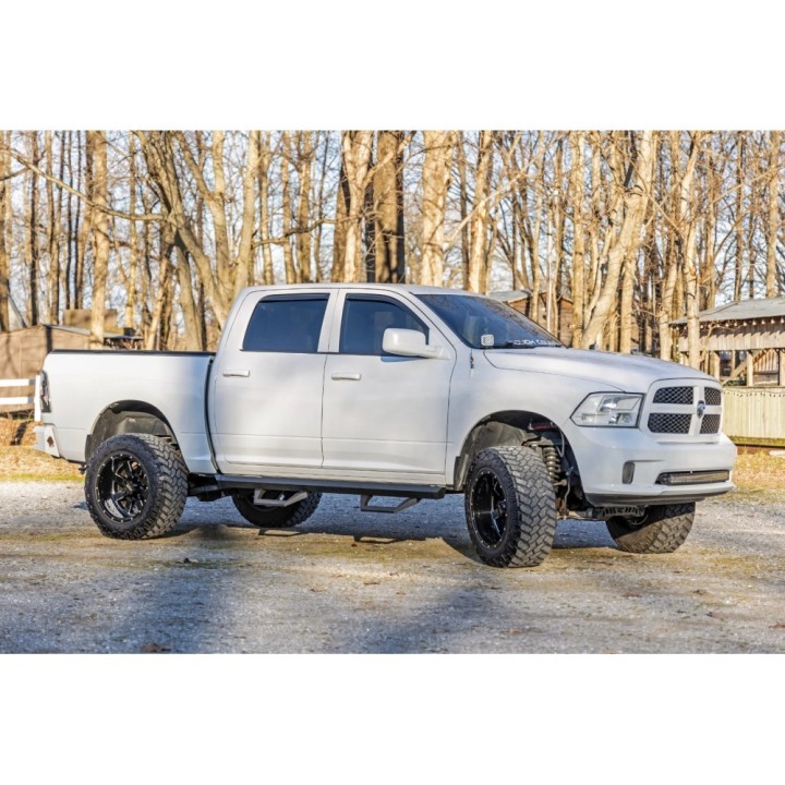 Progi, stopnie boczne regulowane aluminiowe Rough Country SRX2 Crew Cab - ujęcie 6