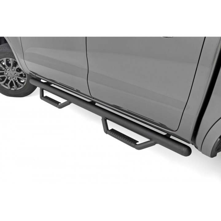 Progi, stopnie boczne czarne Rough Country Nerf Steps Crew Cab