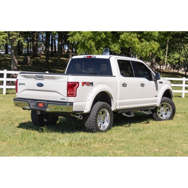 Progi, stopnie boczne regulowane aluminiowe Rough Country SRX2 Crew Cab - ujęcie 6