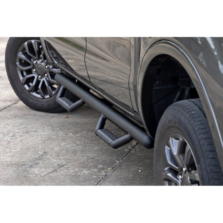 Progi, stopnie boczne czarne Rough Country Nerf Steps Crew Cab - ujęcie 6
