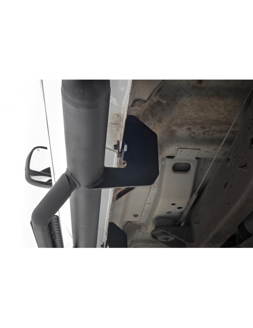 Progi, stopnie boczne czarne Rough Country Nerf Steps