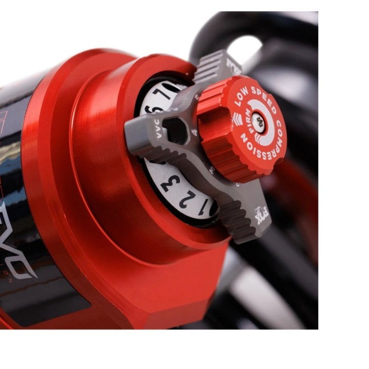 Amortyzator gazowy przód Coilover FOX Factory Race 3.2 Reservoir Regulowany Internal Bypass DSC EVO Lift 2-3" - ujęcie 5