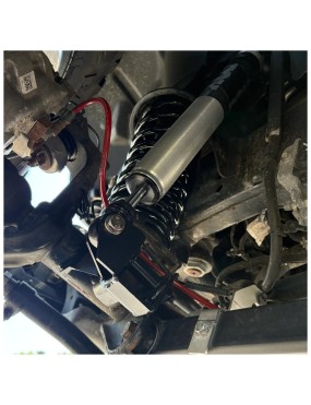 Relokacja dolnych mocowań przednich amortyzatorów Clayton Off Road