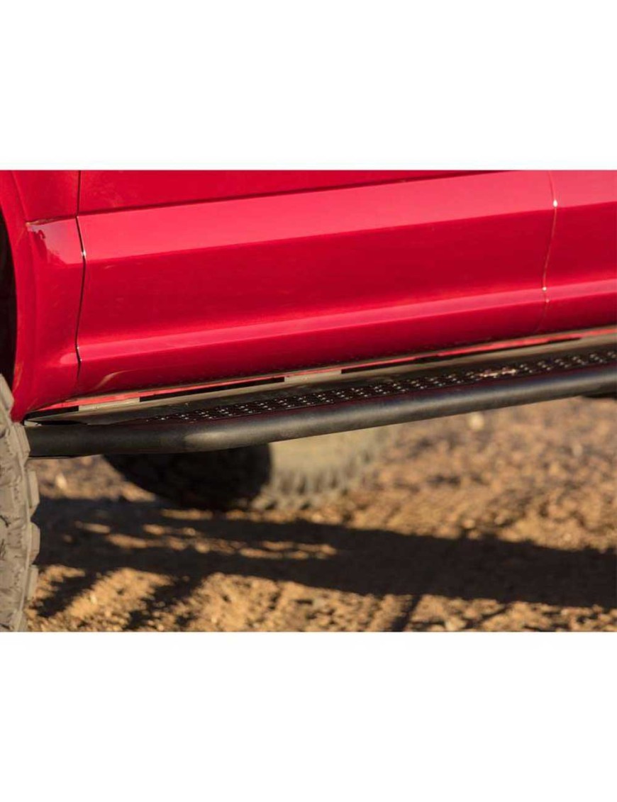 Progi boczne montowane do ramy Go Rhino Dominator D6 Double Cab