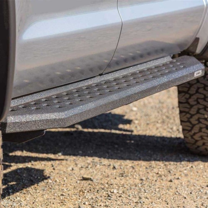 Progi boczne Bedliner Go Rhino RB20 Super Cab - ujęcie 3
