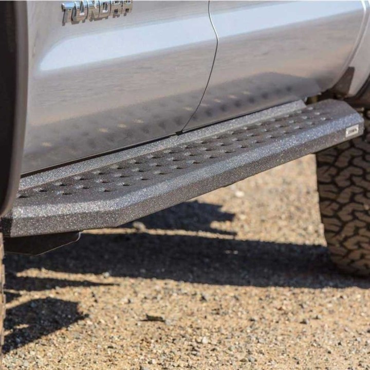 Progi boczne Bedliner Go Rhino RB20 CrewMax Cab - ujęcie 3