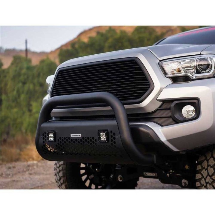 Bull bar z otworami na lampy LED cube Go Rhino RC2 - ujęcie 4