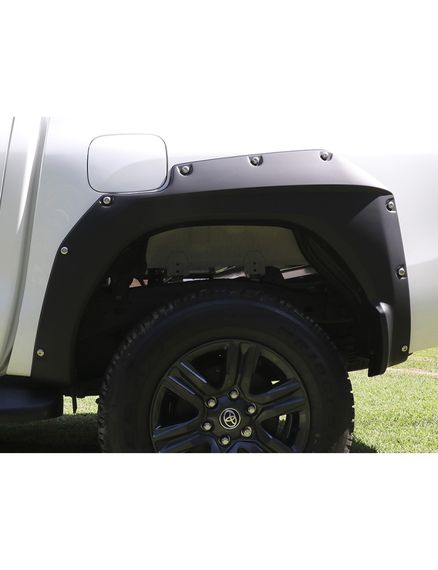 Poszerzenia błotników przód i tył Air Design Super Bolt SR/Diesel AT