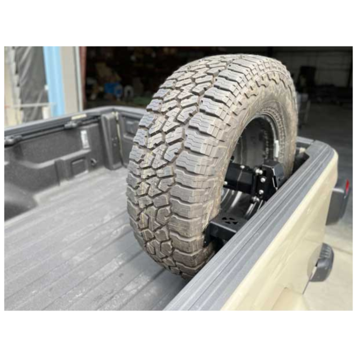 Mocowanie koła zapasowego na pakę Barnes 4WD - ujęcie 4