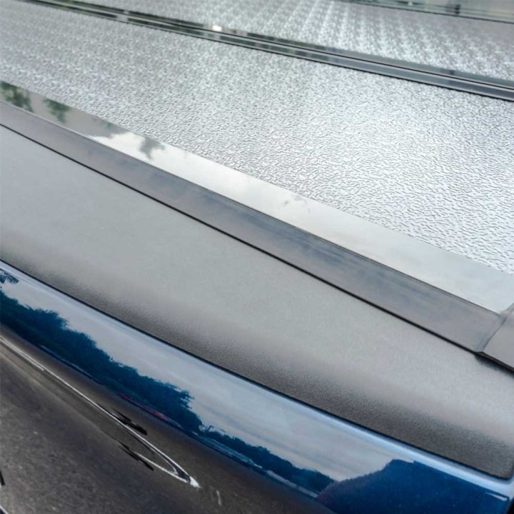 Twarda pokrywa paki tri-fold niski profil OFD Double Cab - ujęcie 10