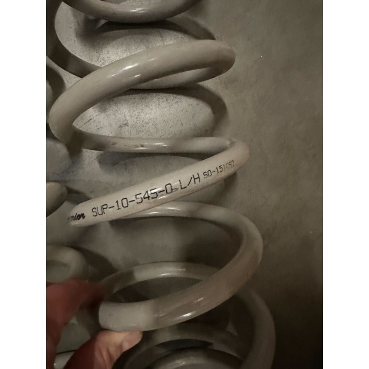 Sprężyny Light/Medium Duty tył Superior Engineering Lift 4" - ujęcie 4