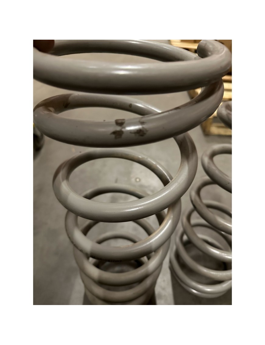 Sprężyny Light/Medium Duty tył Superior Engineering Lift 4"
