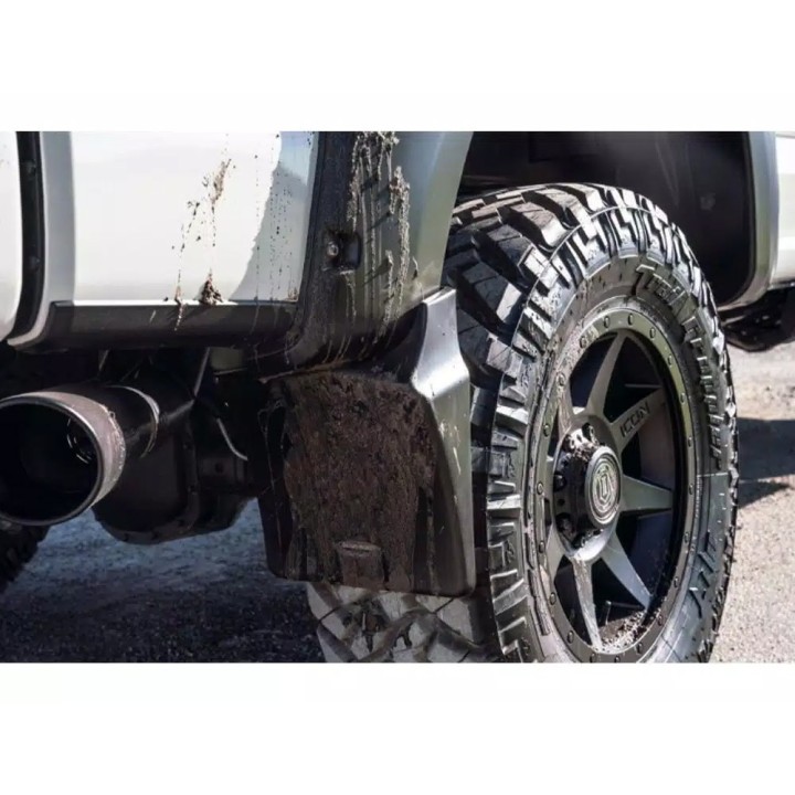 Chlapacze błotników tył RealTruck Bushwacker Trail Armor - ujęcie 3