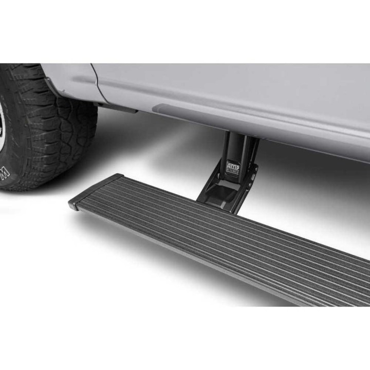 Progi elektryczne PowerStep RealTruck AMP Quad Cab - ujęcie 4