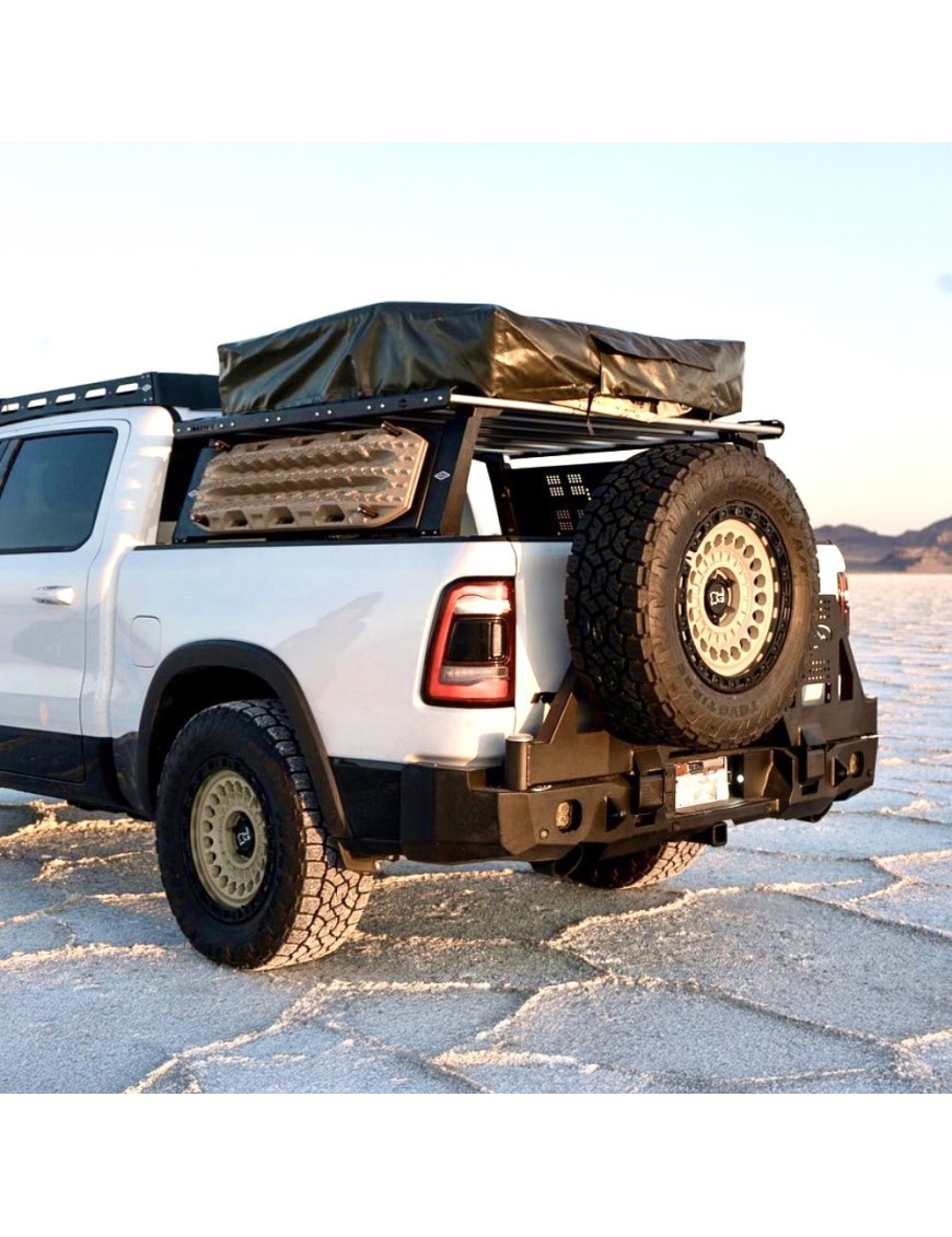 Zderzak z podwójnym uchwytem na koło zapasowe Expedition One RangeMax