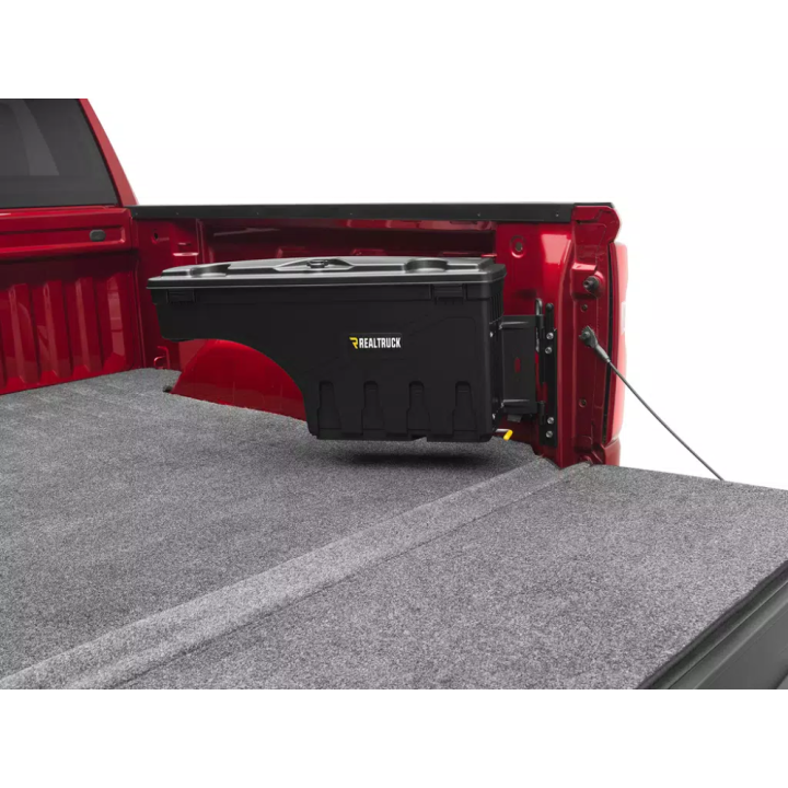 Schowek na pakę po stronie pasażera RealTruck UnderCover Swing Case - ujęcie 3