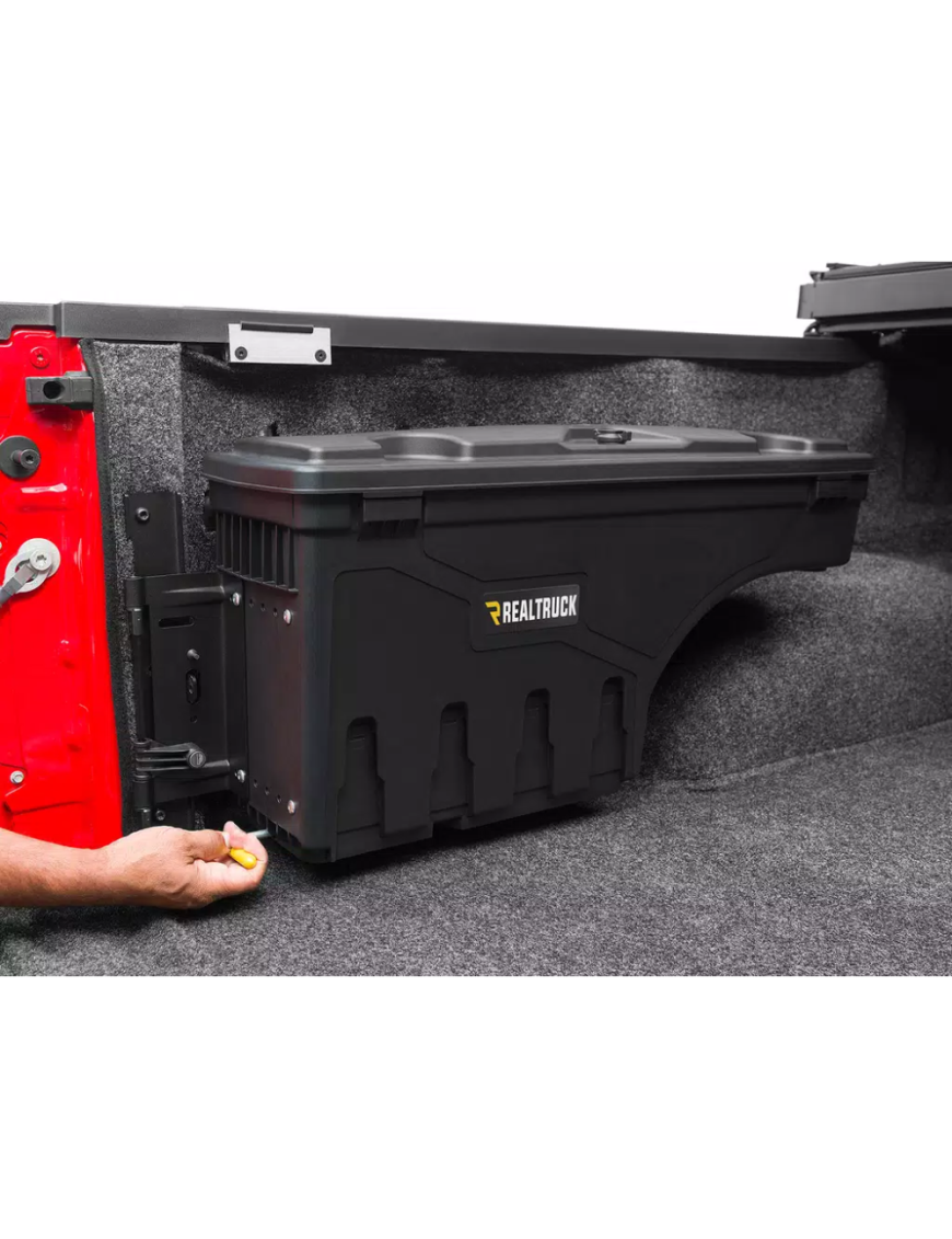 Schowek na pakę po stronie kierowcy RealTruck UnderCover Swing Case