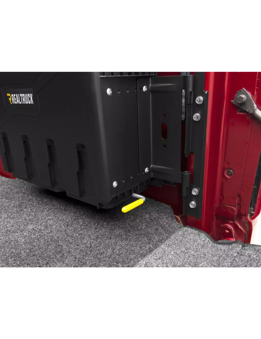 Schowek na pakę po stronie pasażera RealTruck UnderCover Swing Case